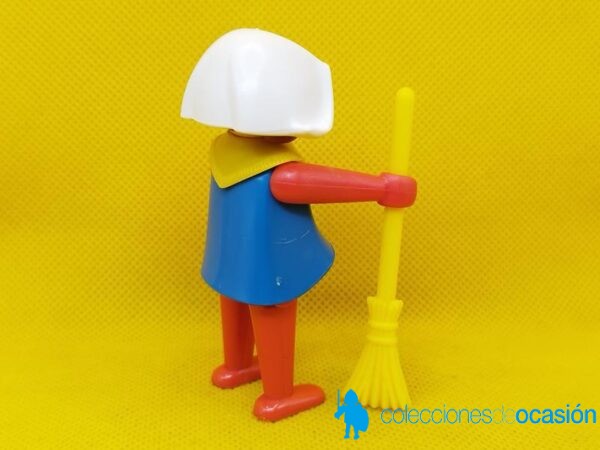 Playmobil Antigua clack de manos fijas con pañuelo y escoba - Imagen 3
