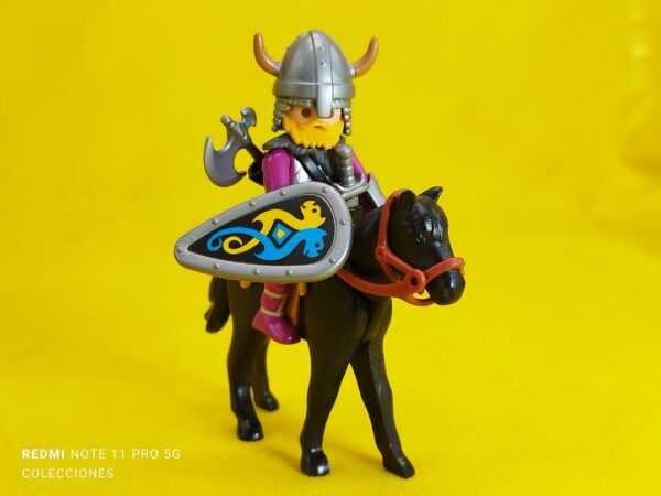 Playmobil Bárbaro con caballo REF 3158 - Imagen 2