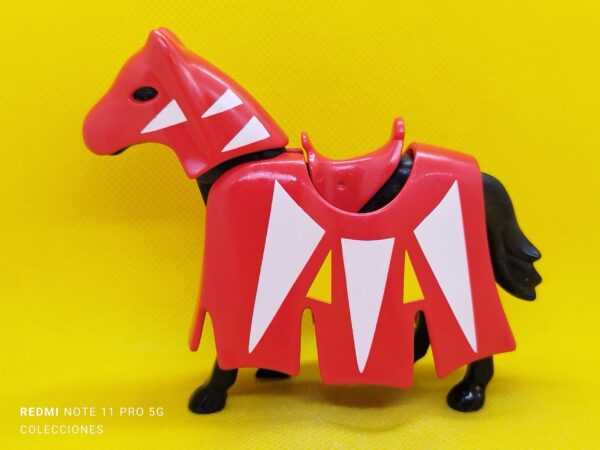 Playmobil Caballo con bardas medievales rojas - Imagen 2