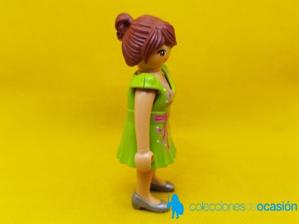 Playmobil Chica actual con vestido verde, mujer city - Imagen 3