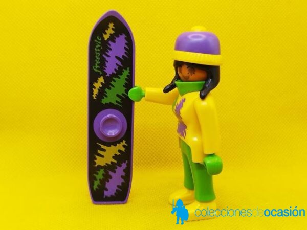 Playmobil Chica con tabla de snowboard REF 3683 - Imagen 3