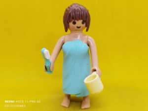 Playmobil Chica con toalla y cepillo de dientes