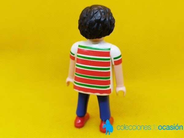 Playmobil Chico camiseta de rayas y zapatillas rojas, Hombre city - Imagen 3