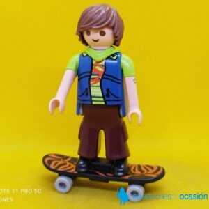 Playmobil Chico con monopatin
