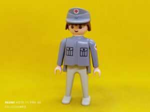 Playmobil Enfermero con uniforme gris