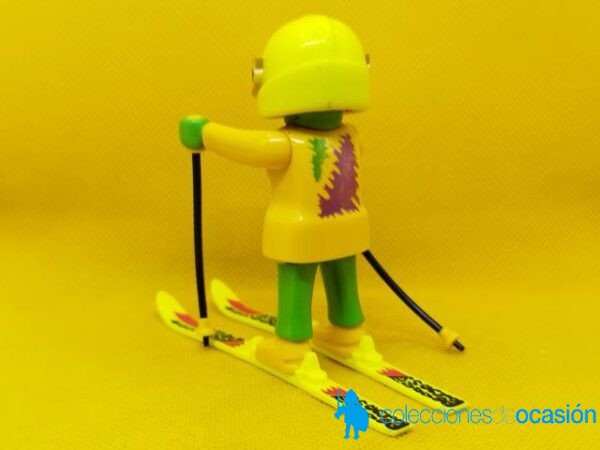 Playmobil Esquiadora con equipación amarilla y verde - Imagen 3
