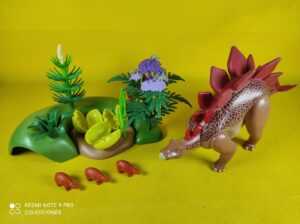 Playmobil Estegosaurius con crías