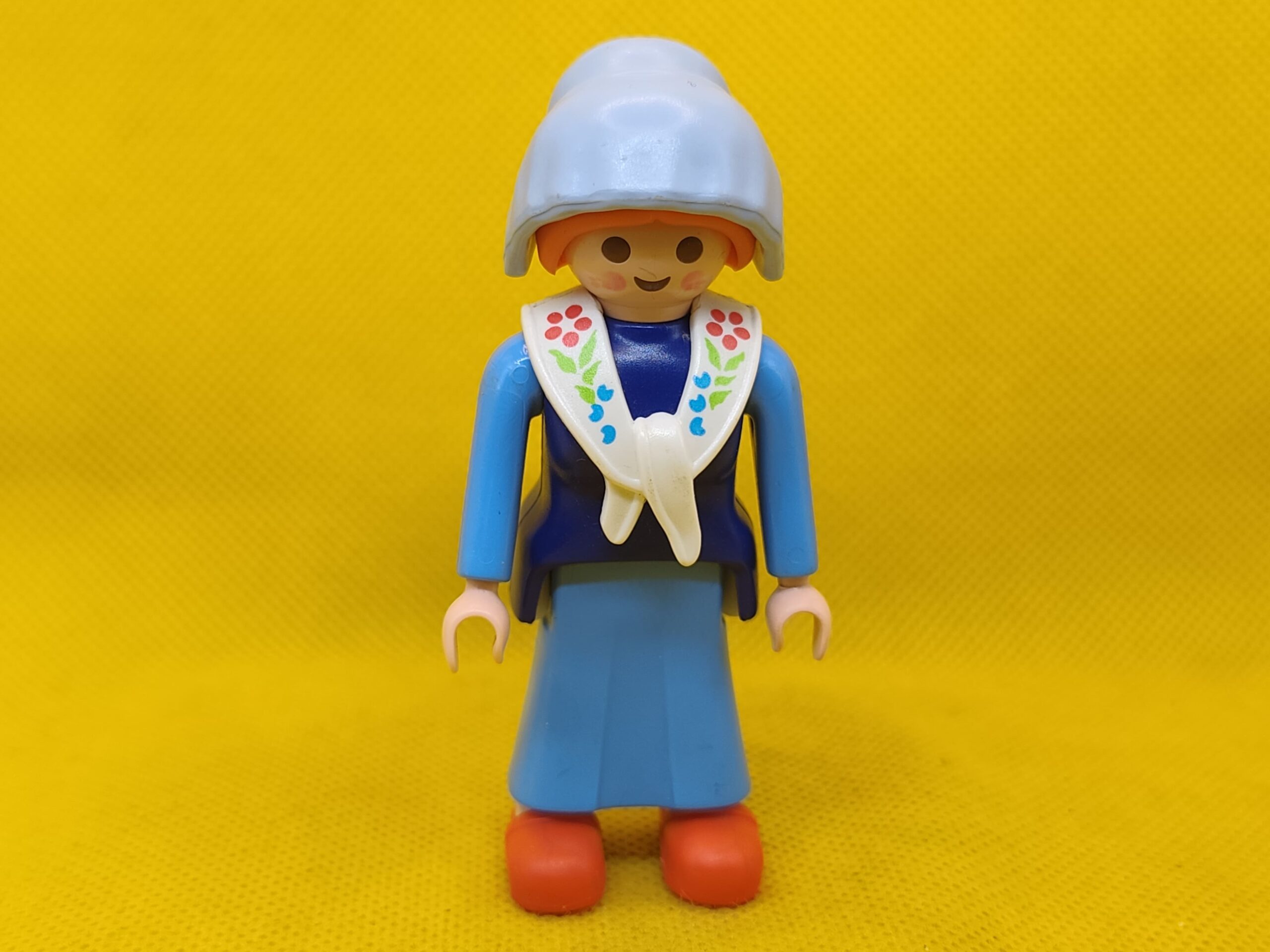Playmobil Granjera, pastora, aldeana, portera