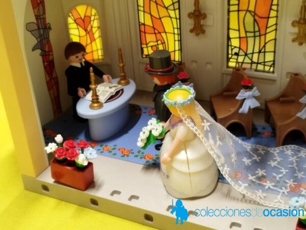 Playmobil Iglesia con novios y cura REF 5053 - Imagen 3