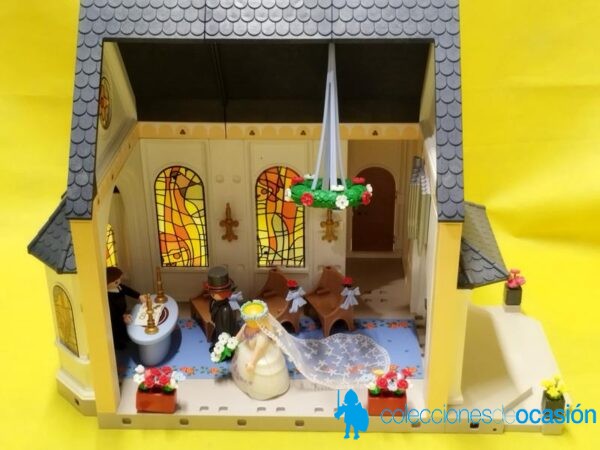 Playmobil Iglesia con novios y cura REF 5053 - Imagen 2