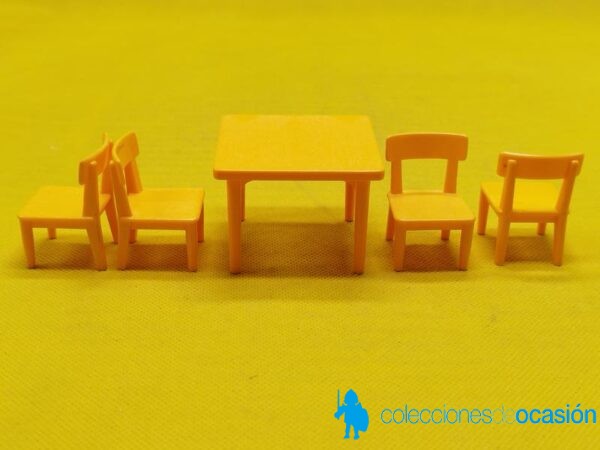 Playmobil Mesa y cuatro sillas amarillas, muebles - Imagen 3