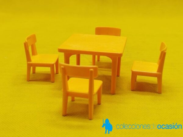 Playmobil Mesa y cuatro sillas amarillas, muebles - Imagen 2