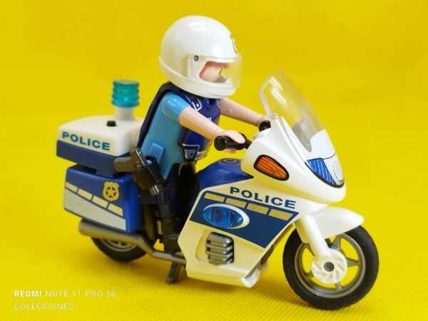 Playmobil Policía y moto con sirena - Imagen 2