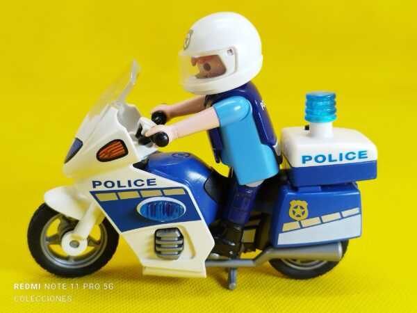 Playmobil Policía y moto con sirena