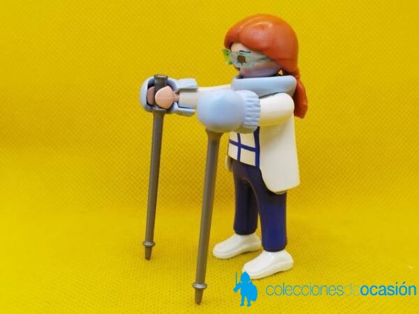 Playmobil Mujer con ropa de invierno, gafas y bastones - Imagen 2