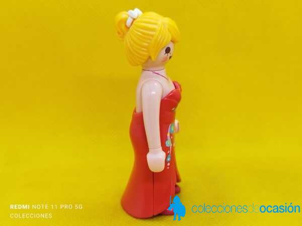 Playmobil Mujer con vestido rojo - Imagen 2