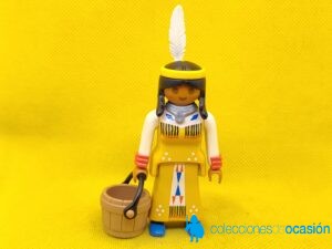 Playmobil Mujer india con cubo