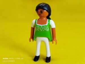 Playmobil Mujer morena, chica city