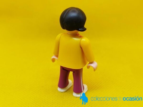 Playmobil Niña actual con blusa de osos panda, niña city - Imagen 3