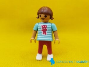 Playmobil Niña actual con peluche en la camiseta, niña city