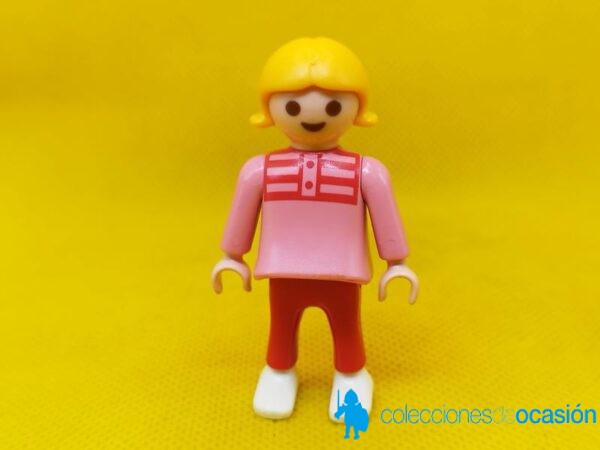 Playmobil Niña city con pantalones rojos