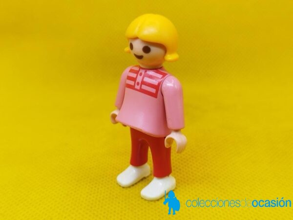 Playmobil Niña city con pantalones rojos - Imagen 2