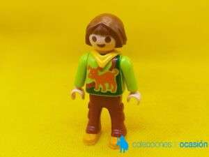 Playmobil Niña city con perro en la sudadera