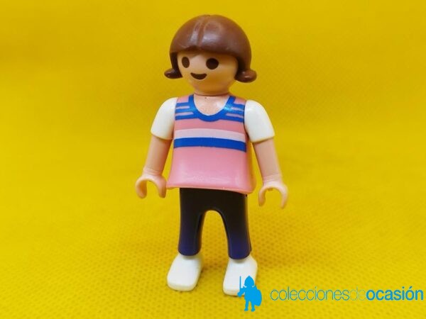 Playmobil Niña city con zapatos blancos