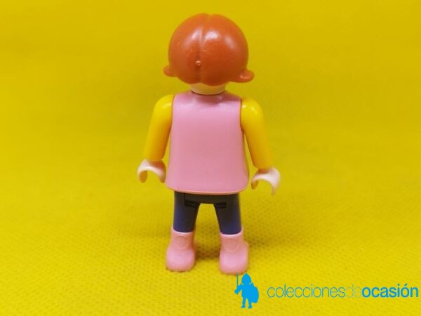 Playmobil Niña con botas rosas, niña city - Imagen 3