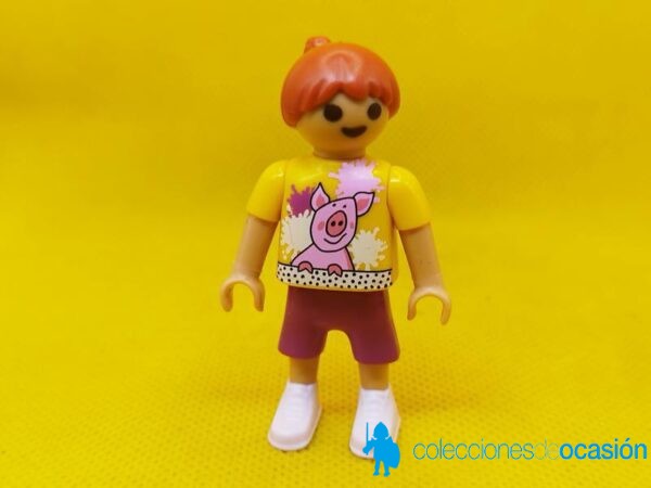Playmobil Niña con cerdito en la blusa, niña city