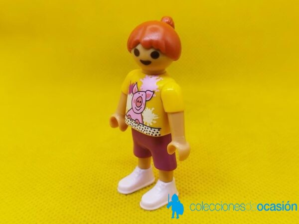 Playmobil Niña con cerdito en la blusa, niña city - Imagen 2