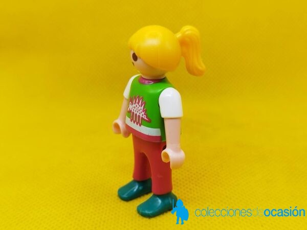 Playmobil Niña con dinosaurio en la camiseta, niña city - Imagen 2