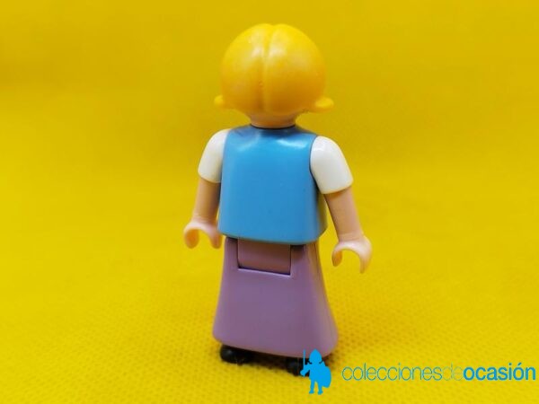 Playmobil Niña con falda con bolsillos - Imagen 3