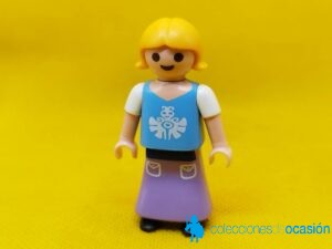Playmobil Niña con falda con bolsillos