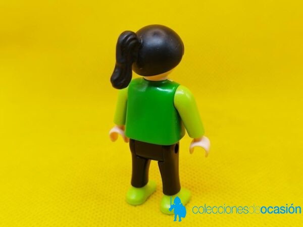 Playmobil Niña con fresa en las camiseta - Imagen 3