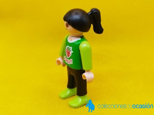 Playmobil Niña con fresa en las camiseta - Imagen 2
