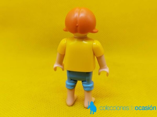Playmobil Niña descalza con pantalón corto - Imagen 3