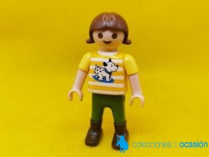 Playmobil Niña con perrito en el jersey