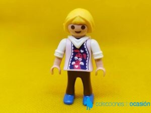 Playmobil Niña rubia con sudadera