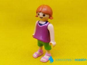 Playmobil Niña pelirroja con sandalias