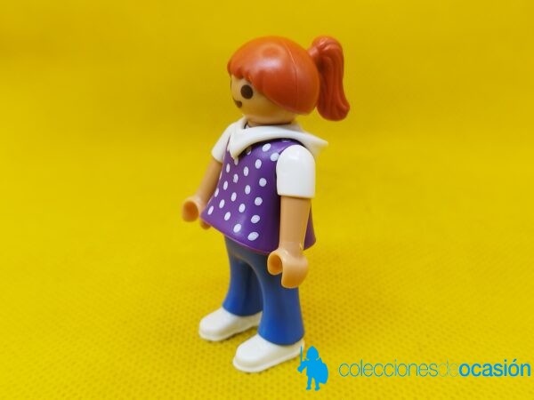 Playmobil Niña pelirroja con coleta, niña city - Imagen 2