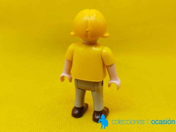 Playmobil Niña rubia con caracol en la camiseta, niña city - Imagen 4