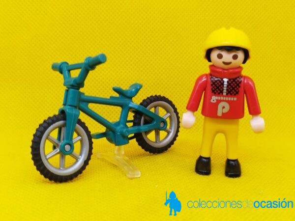 Playmobil Niño con bicicleta y casco amarillo - Imagen 3