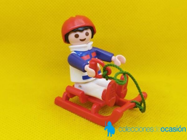 Playmobil Niño con casco y trineo