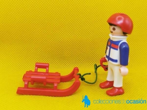 Playmobil Niño con casco y trineo - Imagen 3