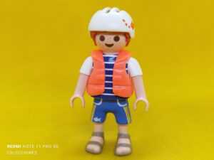 Playmobil Niño con chaleco salvavidas y casco