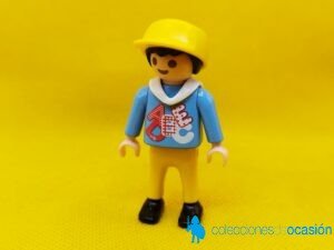 Playmobil Niño con gorra amarilla
