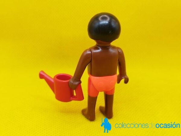 Playmobil Niño negro con bañador y regadera - Imagen 3