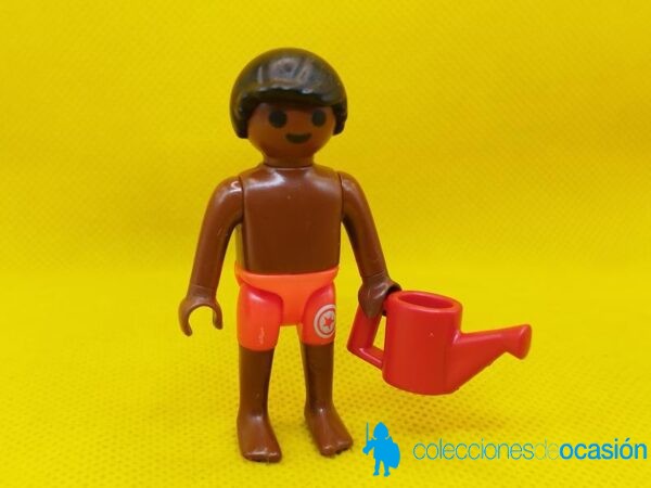 Playmobil Niño negro con bañador y regadera