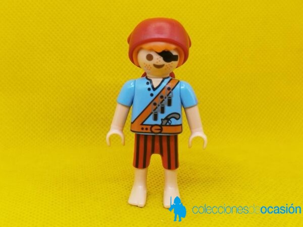 Playmobil Niño pirata con parche y pañuelo rojo